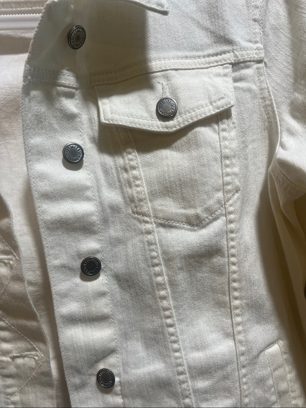 The limited brandCream-White Denim Jacket for Women size large - Picture 3 of 9